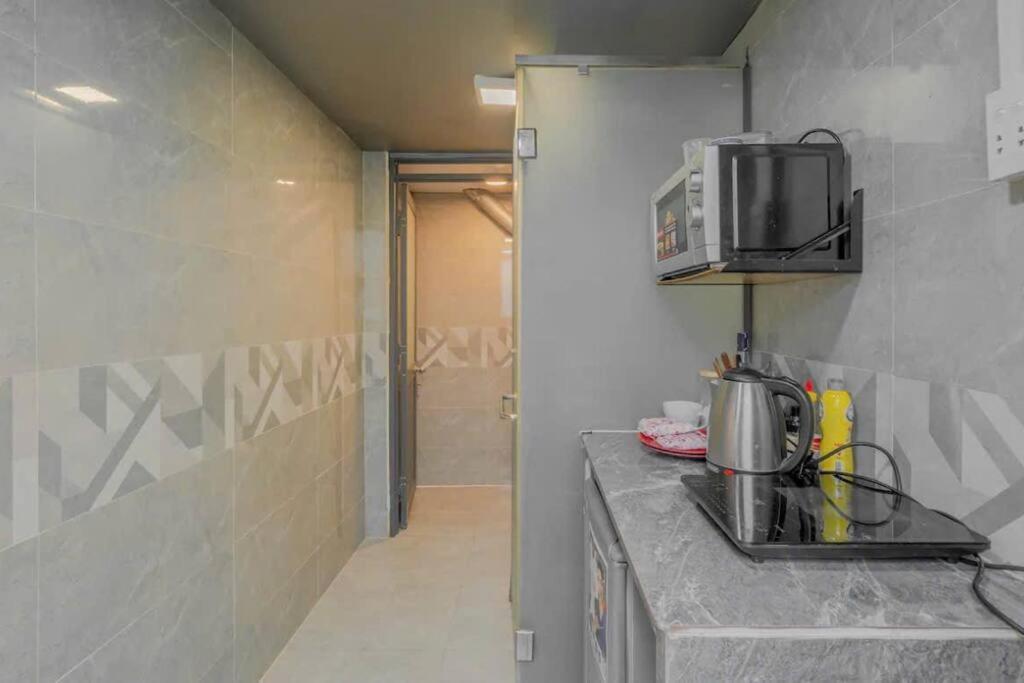 Apartment True Local Living In District 1 - Sumo *