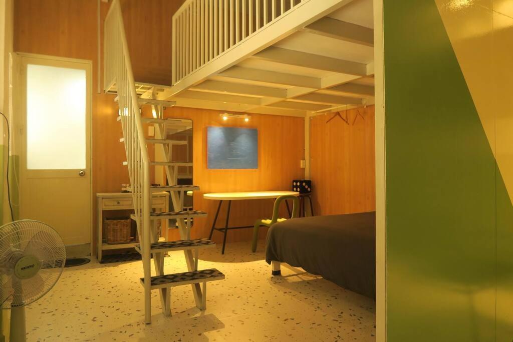 Apartment True Local Living In District 1 - Sumo